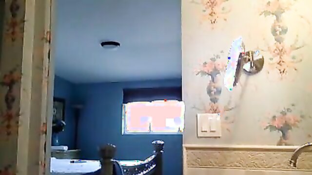 Hot mature playing solo please no name in comment. If you want more vids of 1 girl tell me in the comment.