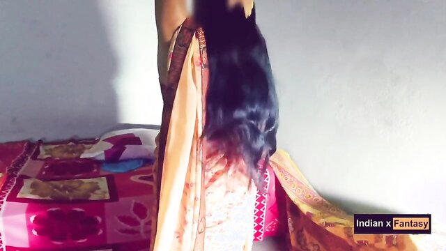 Latest Desi couples hindi chudai mms video small tits bhabhi Desi hot porn couple making romance and hard sex with sexy housewife,young bhabhi newly married got big cock on her bed hard fucking Desi virgin video