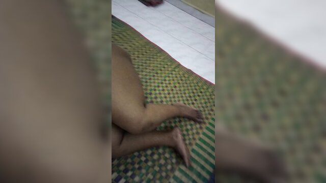 Coimbatore akka showing and rotating body on bed with sexy talk Tamil coimbatore naatukatta showing nude body and rotating body on bed and recording video with her permission and speak sexy talk with her boyfriend.showing wet pussy