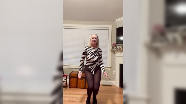 GILF DANCING IN PANTYHOSE DANIELLE DUBONNET My 33 YEAR OLD PHOTOGRAPHER HAS TAUGHT ME EVERYTHING!!