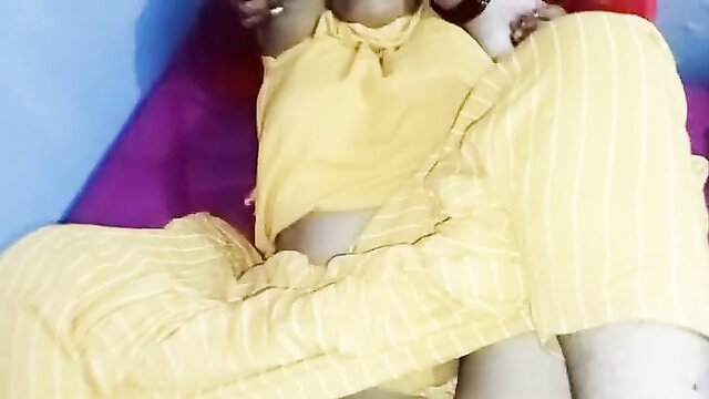Beautiful hot xxx Desi Muslim girl was fucking with boyfriend Hot muslim girl was first time amazing fucking with boyfriend in room and tit pusy the muslim girl was so hot and sexy look in yellow dresses in and amazing fucking in dogy style a day in room lipstik