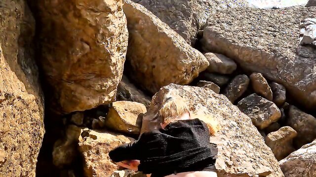 FUCK ON THE BEACH - I FUCKED THE TEEN IN THE MIDDLE OF THE ROCKS WHILE SHE MOANED LOUDLY! I RAN WITH HER TO THE ROCKS AND PENETRATED HER HARD WHILE SHE SCREAMED AND MOANED LOUDLY !