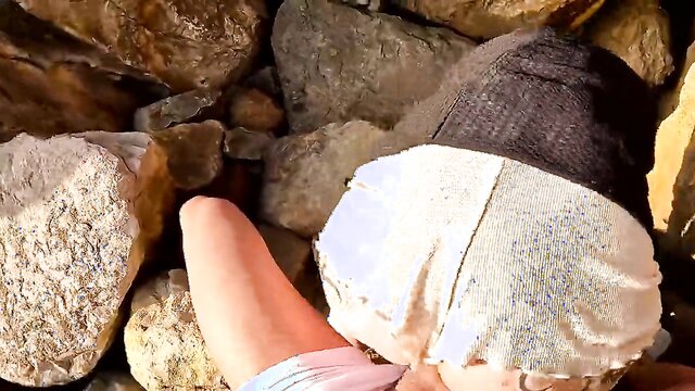 FUCK ON THE BEACH - I FUCKED THE TEEN IN THE MIDDLE OF THE ROCKS WHILE SHE MOANED LOUDLY! I RAN WITH HER TO THE ROCKS AND PENETRATED HER HARD WHILE SHE SCREAMED AND MOANED LOUDLY !